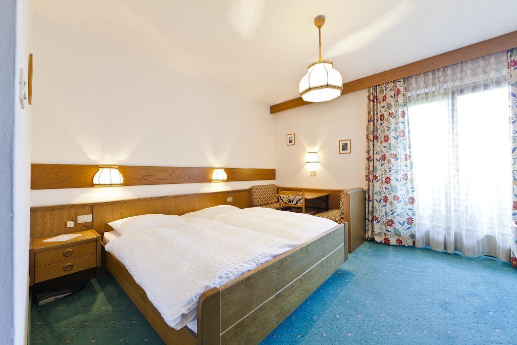 Hotel Brueckenwirt - Al Ponte Montagna Phòng bức ảnh
